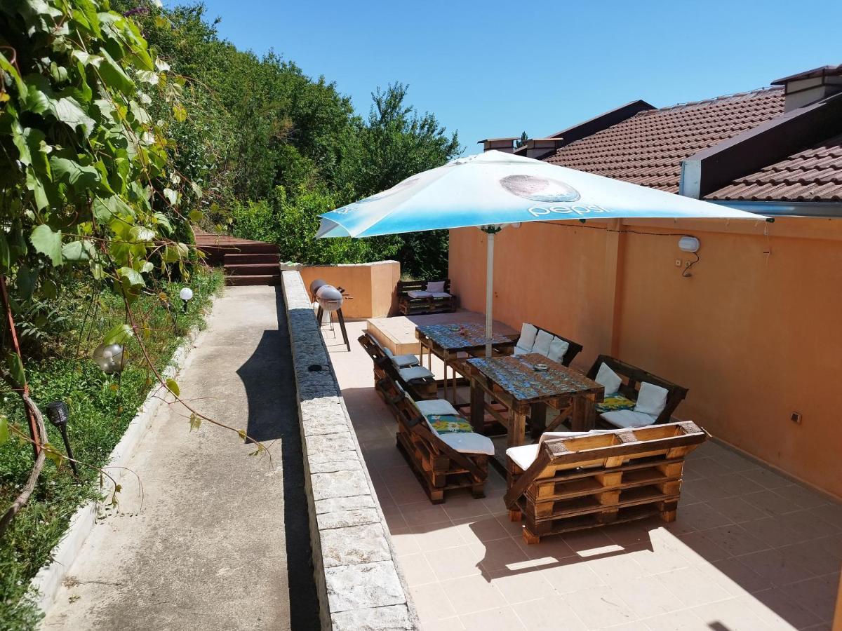 Green, Quiet And Beautiful 1 Apartment Kavarna Exterior photo