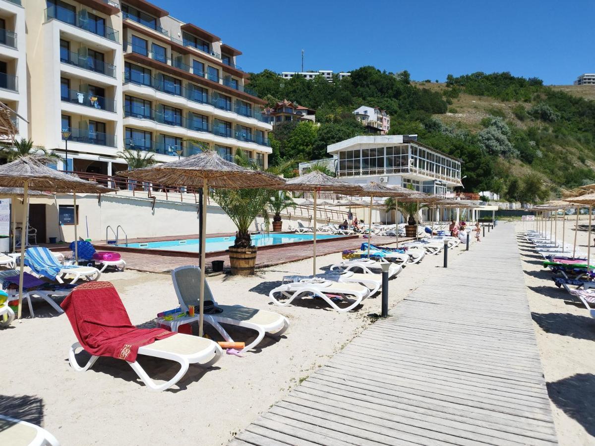 Green, Quiet And Beautiful 1 Apartment Kavarna Exterior photo