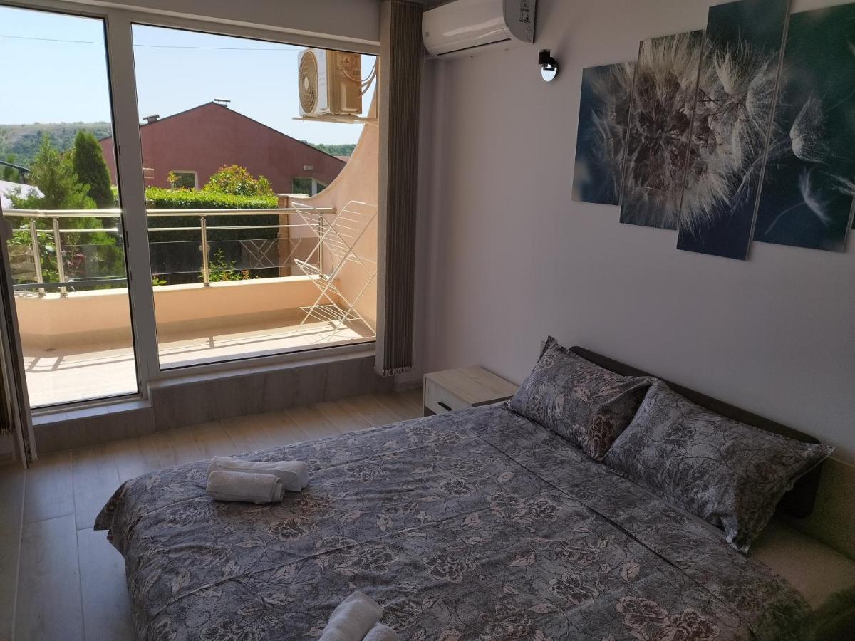 Green, Quiet And Beautiful 1 Apartment Kavarna Exterior photo
